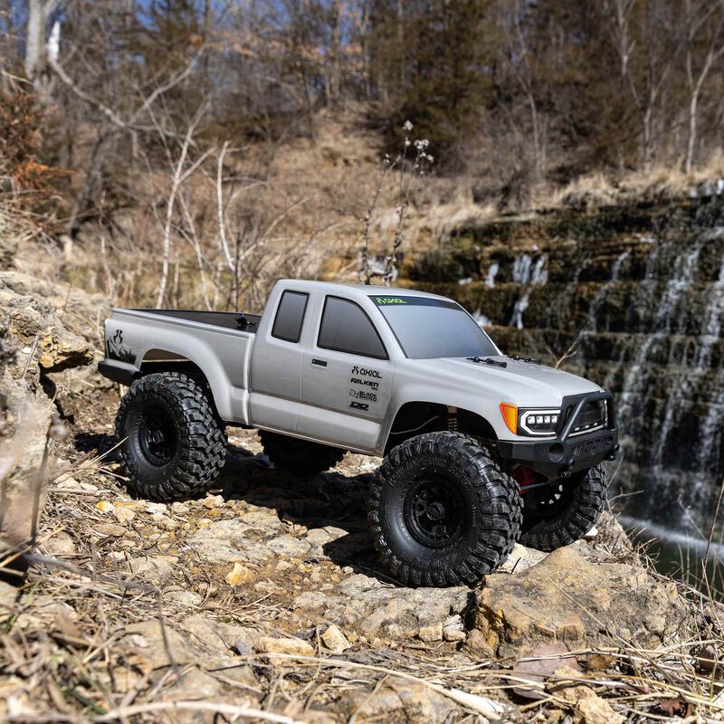 Axial 1/10 SCX10 III Base Camp 4WD Rock Crawler Brushed RTR - Grey - Image 15